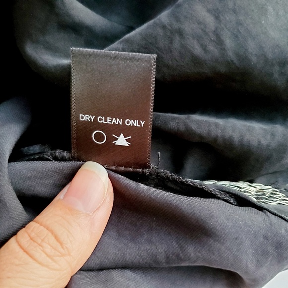 ASTR Zig-Zag Sequin Camisole - Picture 7 of 7